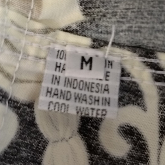 Shorts - Picture 4 of 5